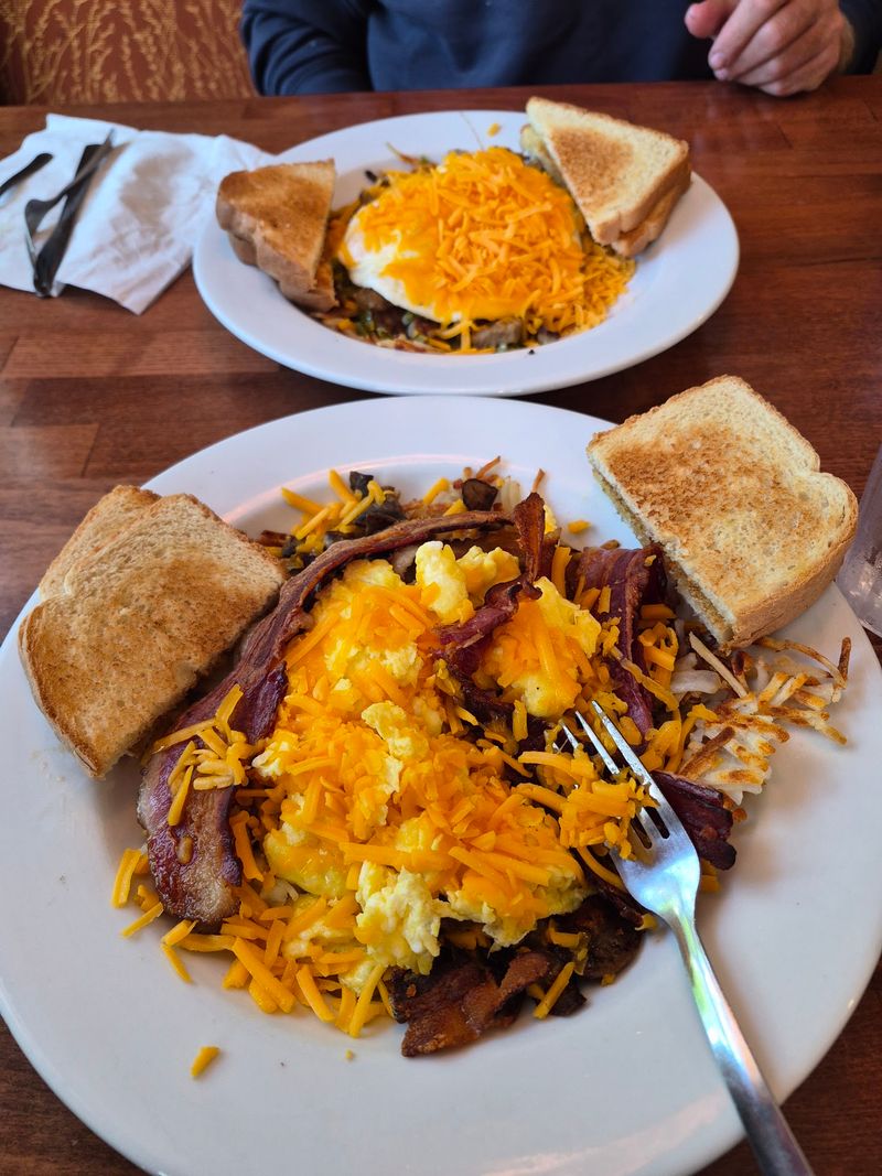 Skillets That Anchor the Menu