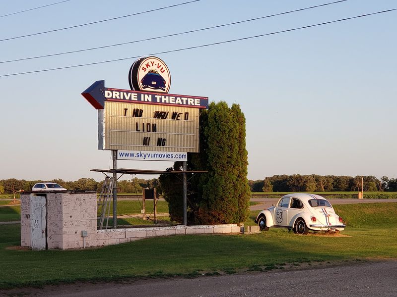 Sky-Vu Drive-In, Warren, Minnesota Sky-Vu Drive-In, Warren, Minnesota