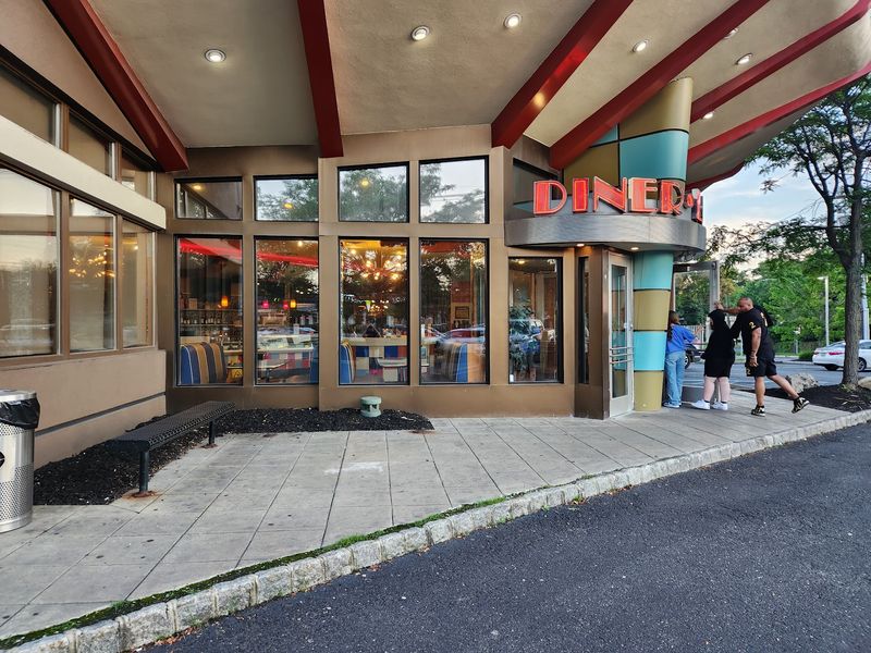 Skylark Diner, Edison, New Jersey Skylark Diner, Edison, New Jersey