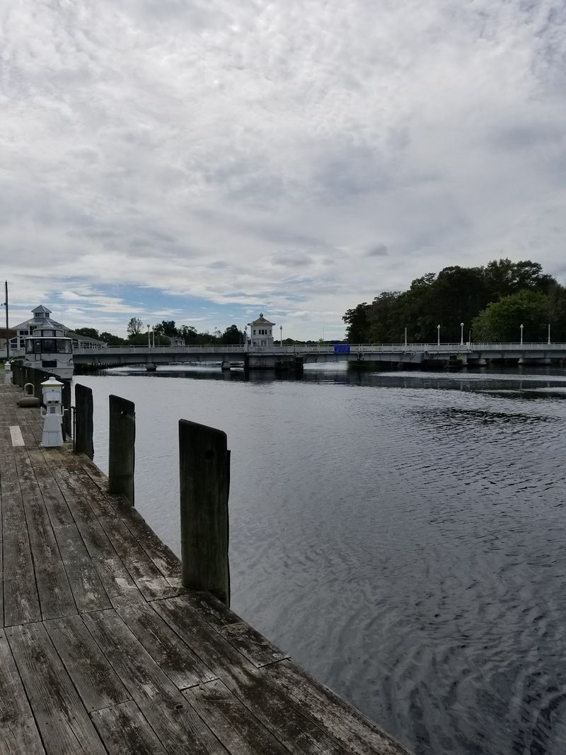 Small-Town Pace Without the Isolation