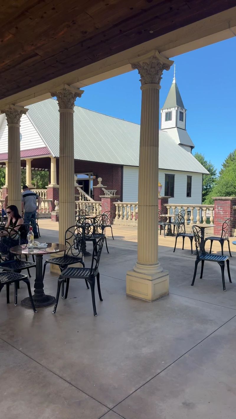 South River Vineyard, Geneva, Ohio
