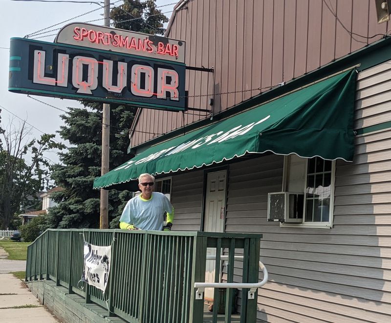 Sportsmen's Restaurant, Hell, MI