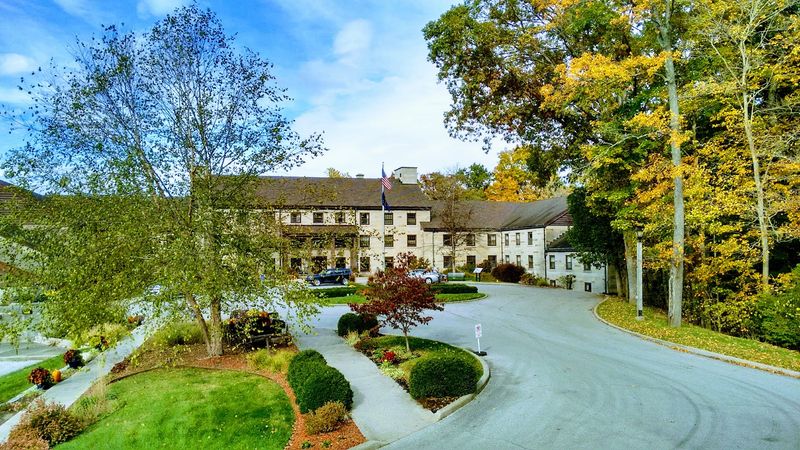 Spring Mill Inn - A Lodge With Comfort and Charm