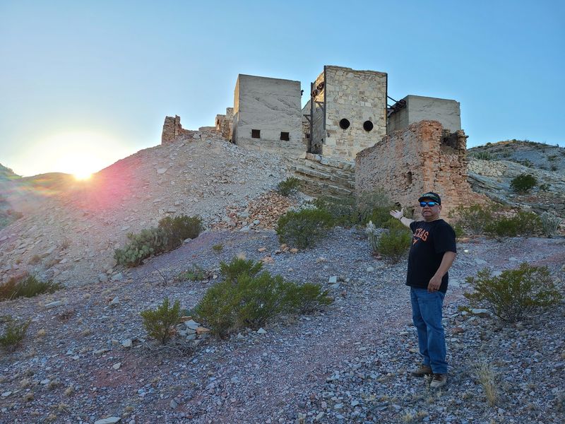 Standing Ruins That Grow As You Approach