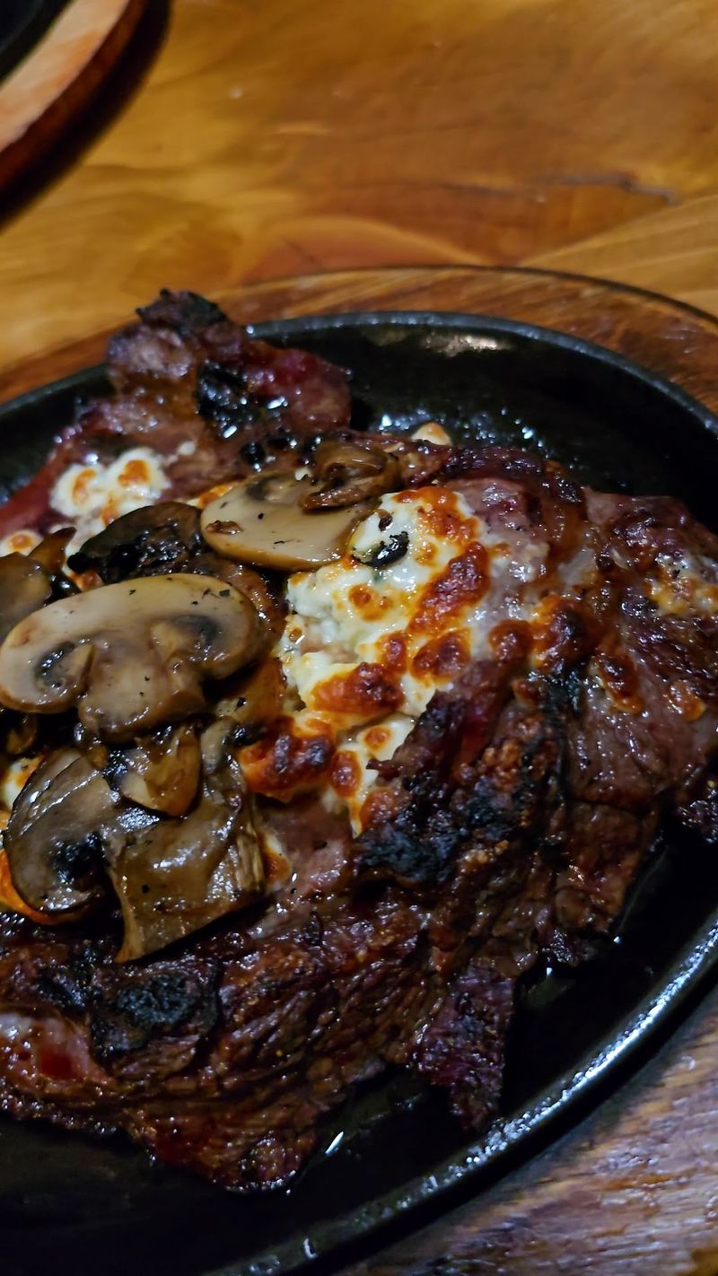 Steaks That Draw the Crowd