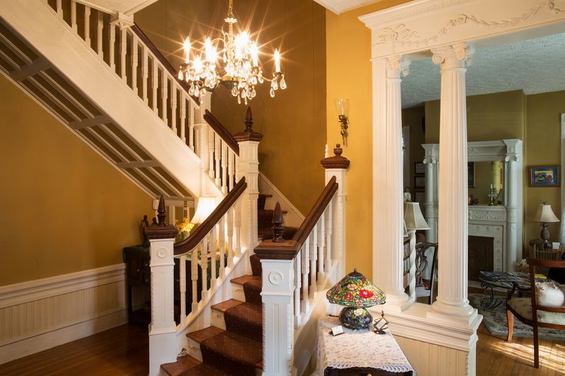 Steps From Downtown Hampton's Best Sights