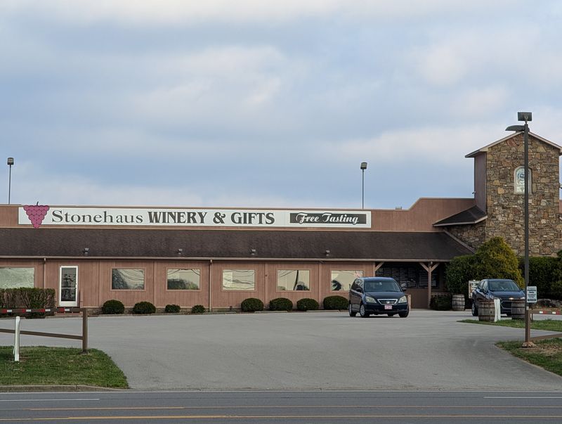 Stonehaus Winery, Crossville, Tennessee Stonehaus Winery, Crossville, Tennessee