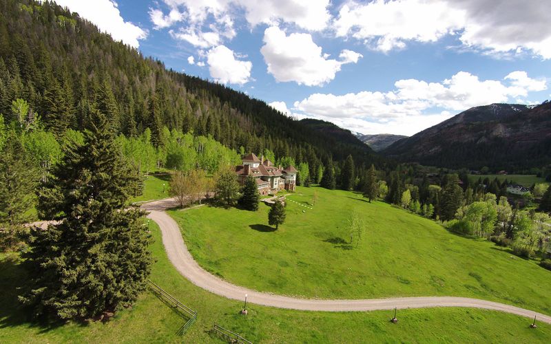 Stunning Grounds and Mountain Views
