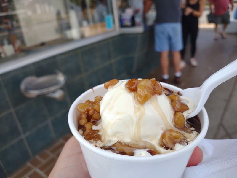 Sundaes and Traditional Toppings