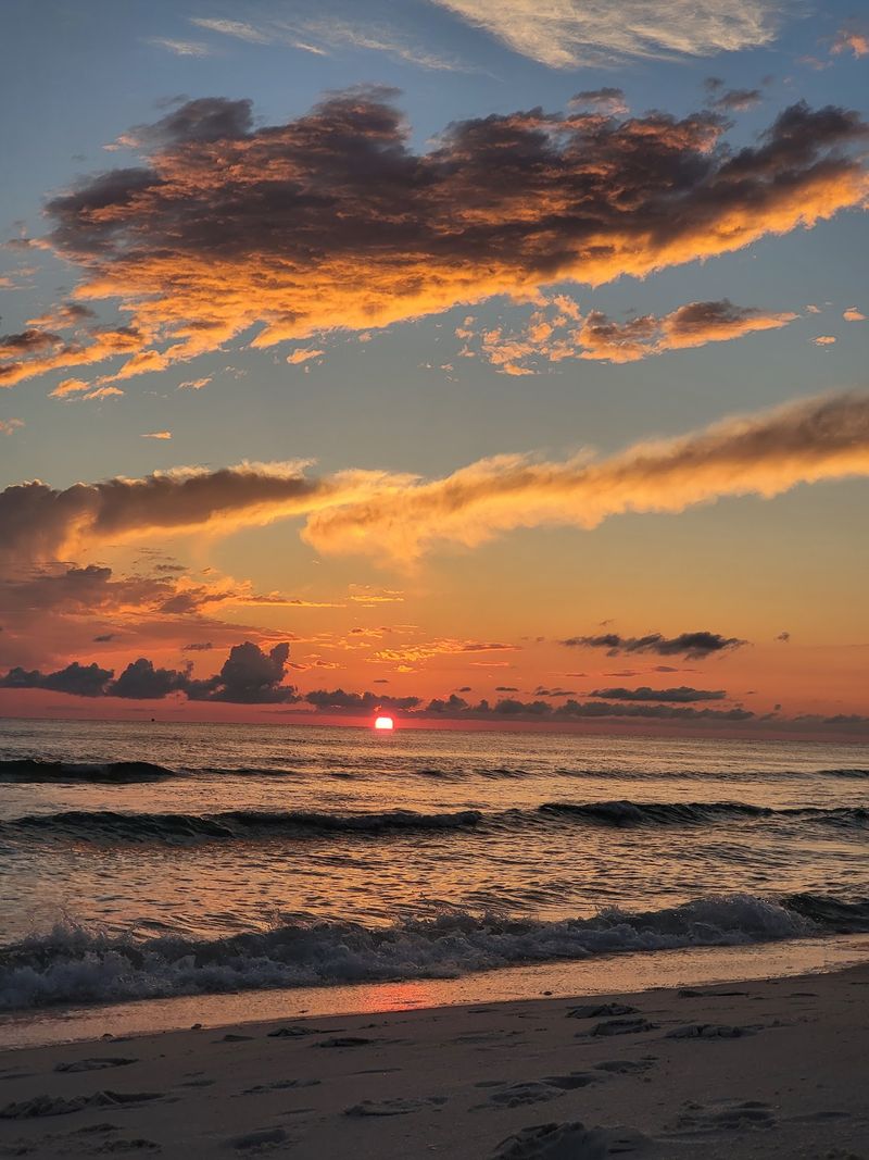 Sunset Views That Stop You in Your Tracks Sunset Views That Stop You in Your Tracks