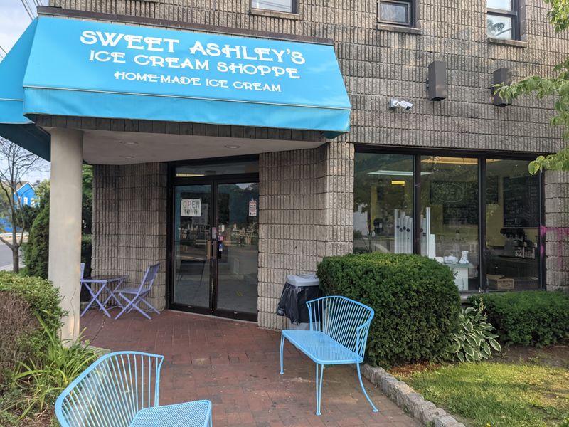 Sweet Ashley's Ice Cream and Bakery, Louisville