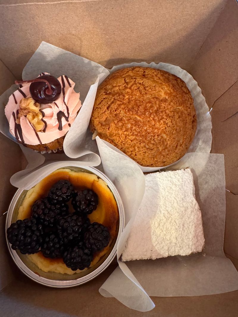 Sweet Life Patisserie, Eugene, Oregon Sweet Life Patisserie, Eugene, Oregon