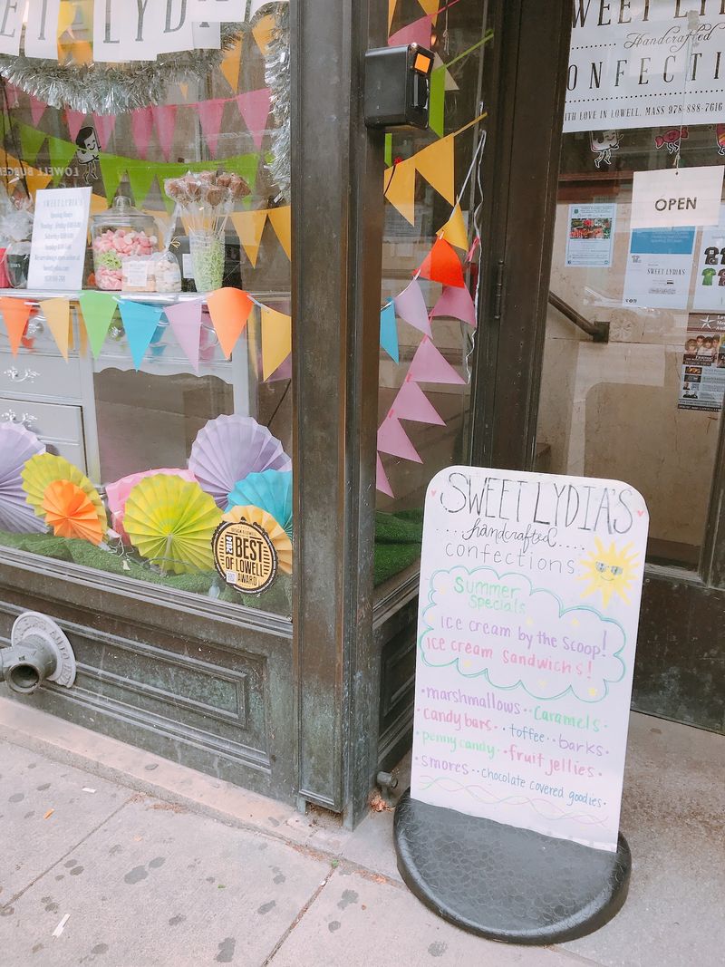 Sweet Lydia's, Lowell