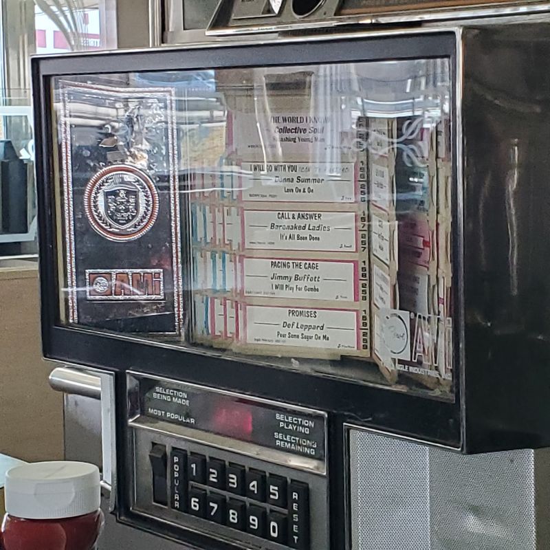 Tableside Jukeboxes That Steal The Show