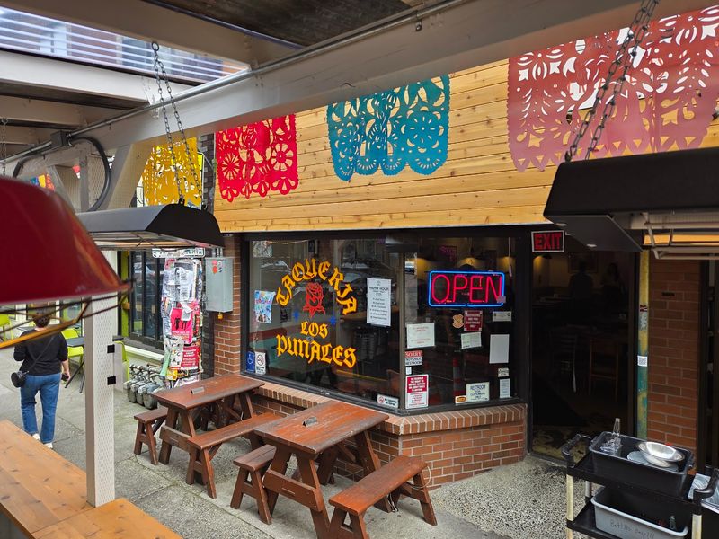 Taqueria Los Puentes, Portland, Oregon