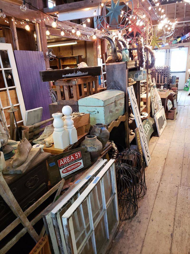 The Barn and Its Ever-Changing Booths