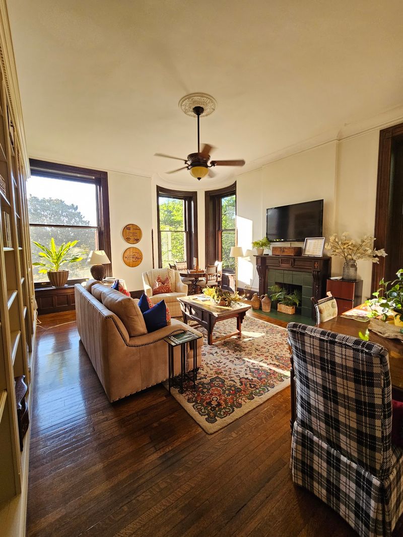 The Carriage House And Its Cozy Corners