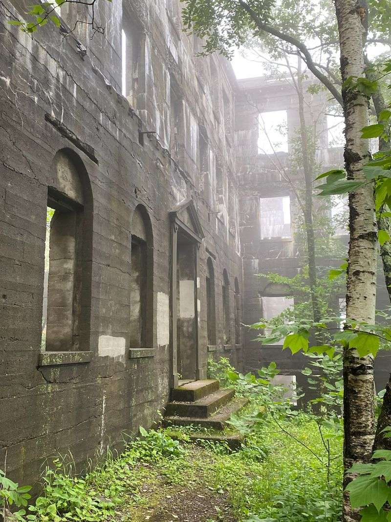 The Castle-Like Ruins of a Hotel That Never Was