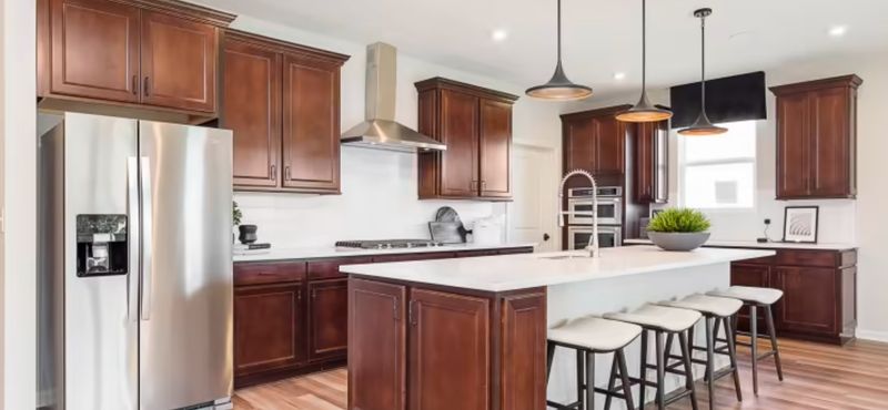 The Construction Managers Who Keep Buyers In The Loop