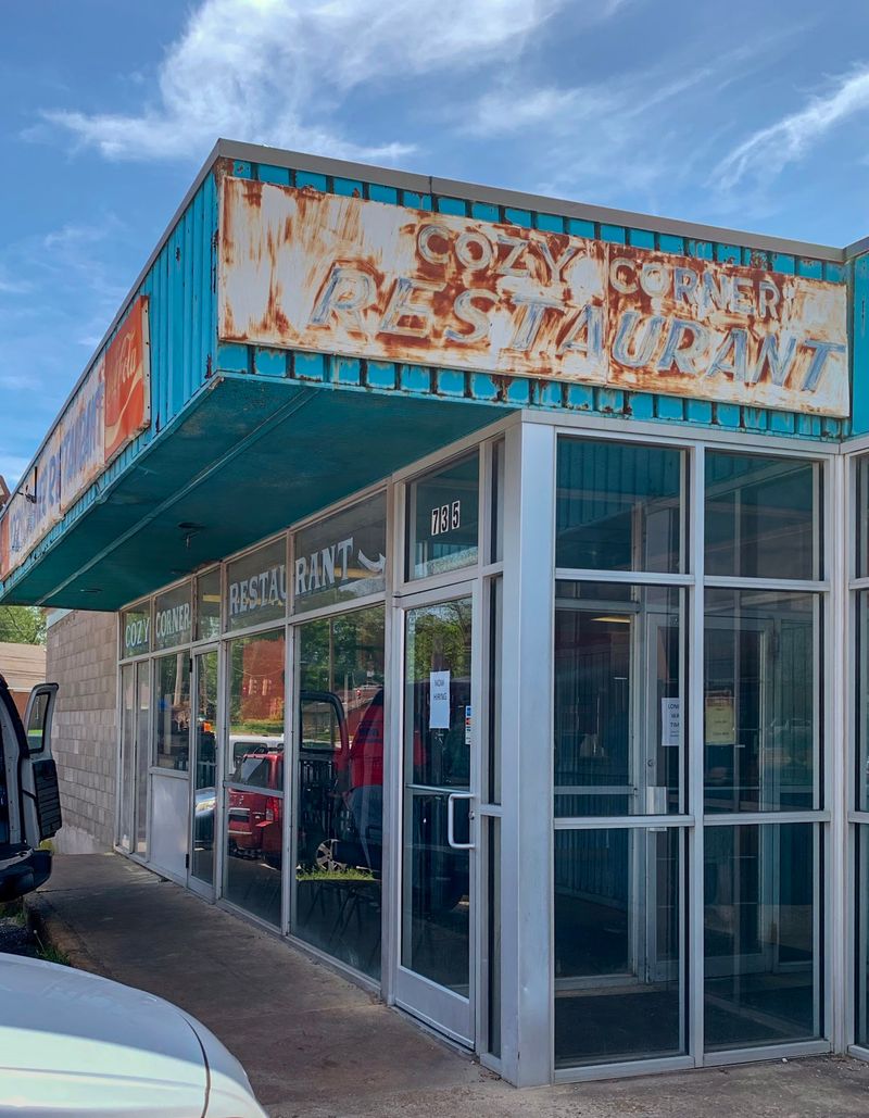 The Cozy Corner Restaurant, Memphis, Tennessee The Cozy Corner Restaurant, Memphis, Tennessee