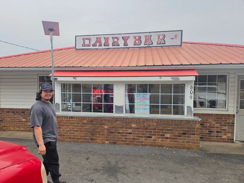 The Dairy Bar, Various Small Towns, Virginia