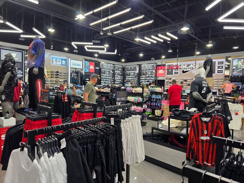 The Deals That Keep Hunters Coming Back