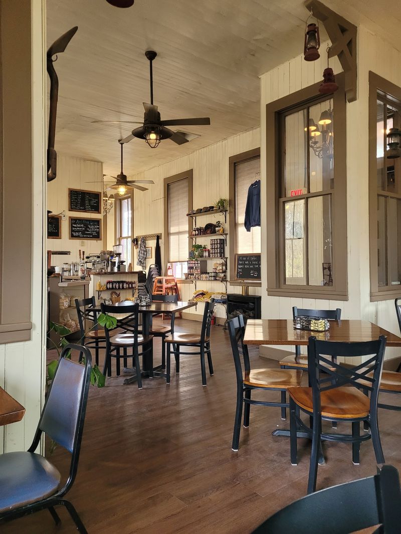 The Depot Cafe, New York Mills