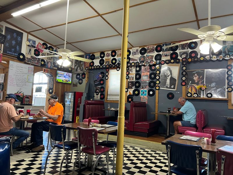 The Diner in Walhalla