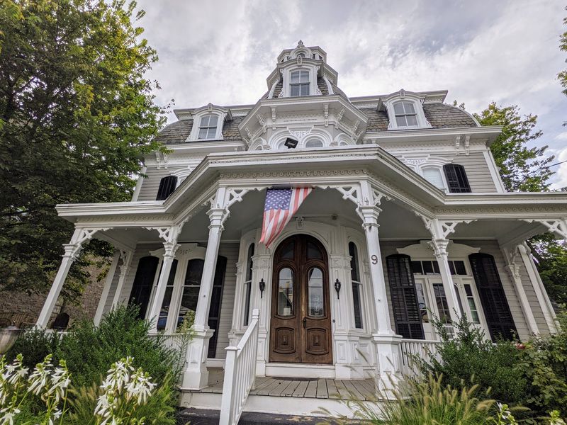 The Distinctive Cintra Mansion