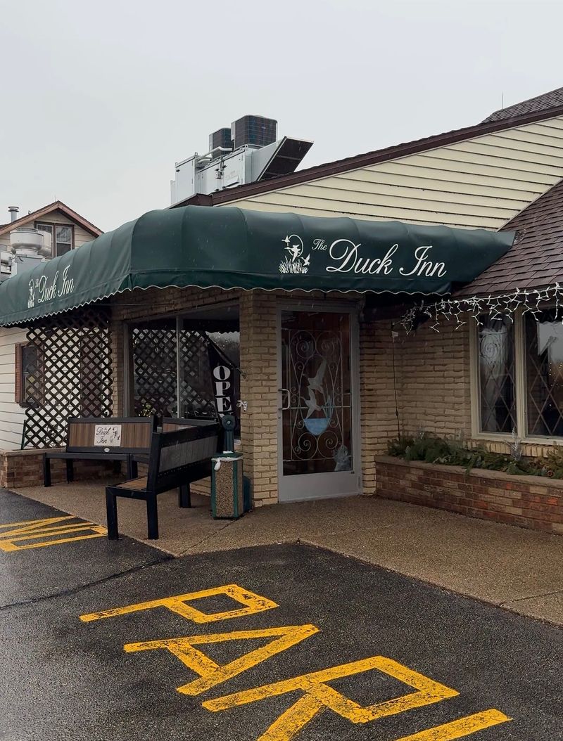 The Duck Inn, Delavan