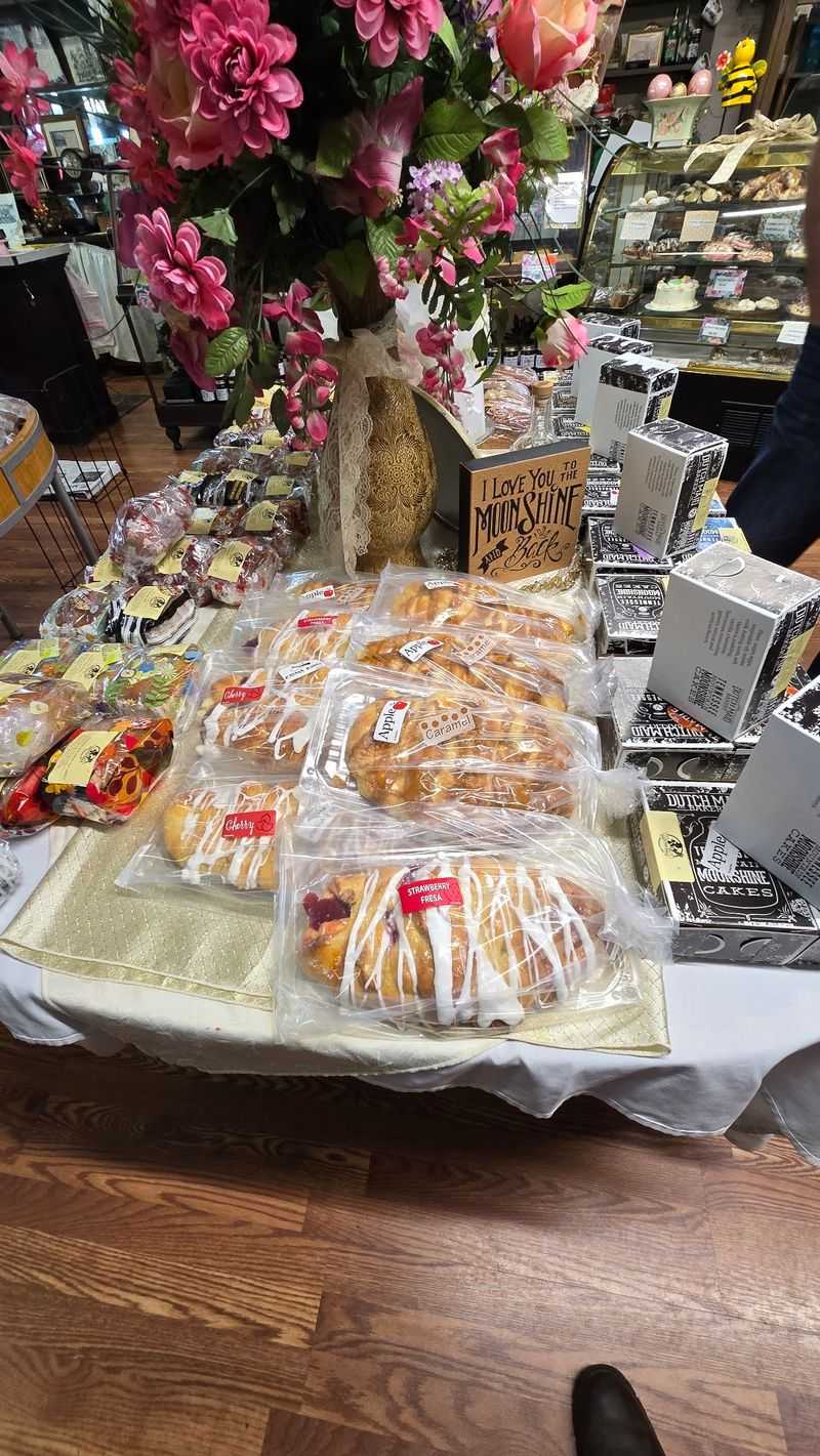 The Famous Moonshine Cakes