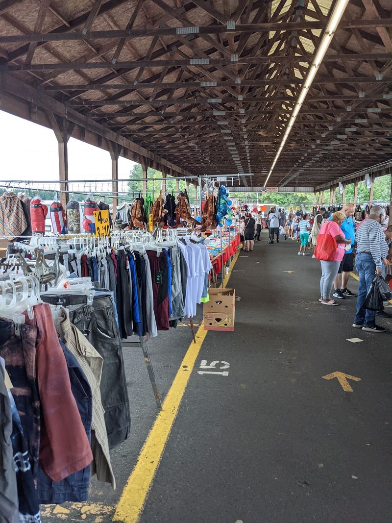 The Flea Market That Steals the Spotlight