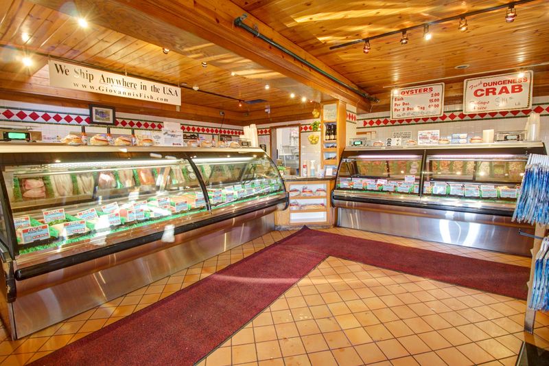 The Fresh Seafood Market Inside