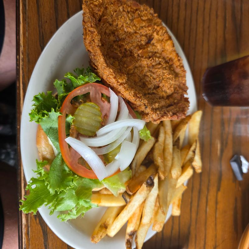 The Fried Chicken Worth the Long Haul