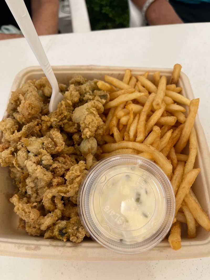 The Fried Clams That Earn the Drive