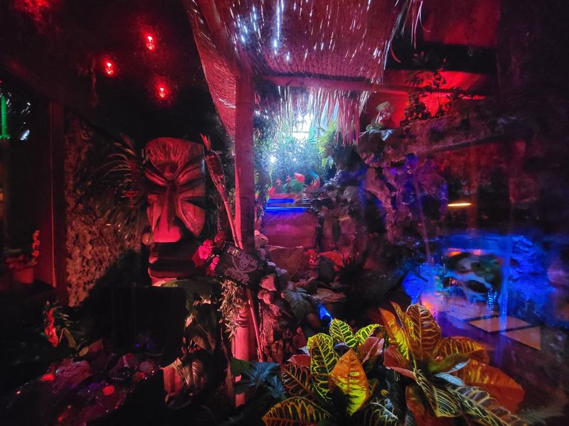 The Immersive Tiki Decor