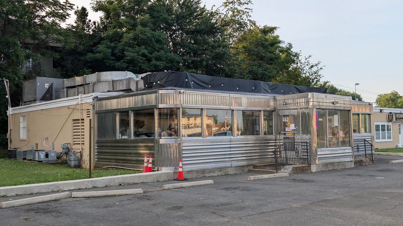 The Little Dining Car On Broadview Avenue