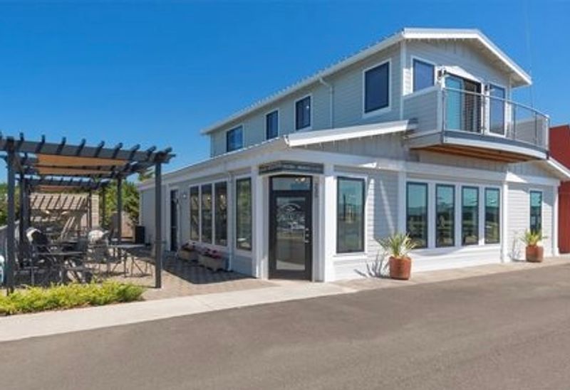The Loft Bar & Grill, Ilwaco