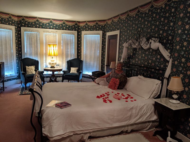 The Mamie Eisenhower Honeymoon Suite