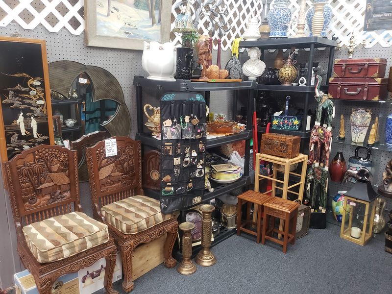 The Monthly Antique And Vintage Weekend