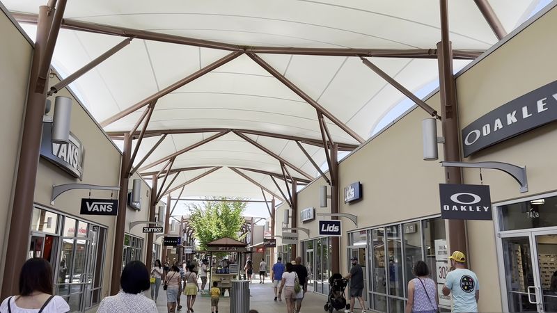 The Open-Air Promenade Design That Makes Shopping Feel Special