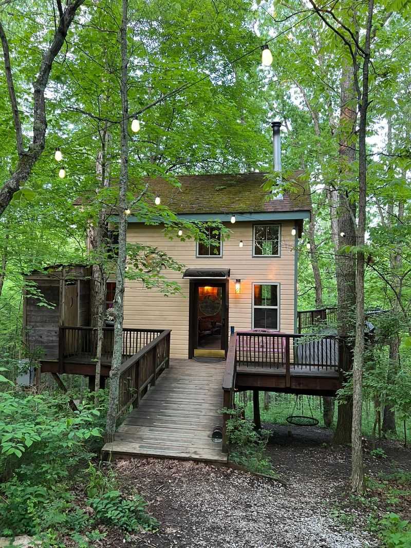 The Pete Nelson Treehouse - A Celebrity Stay Among the Trees The Pete Nelson Treehouse - A Celebrity Stay Among the Trees