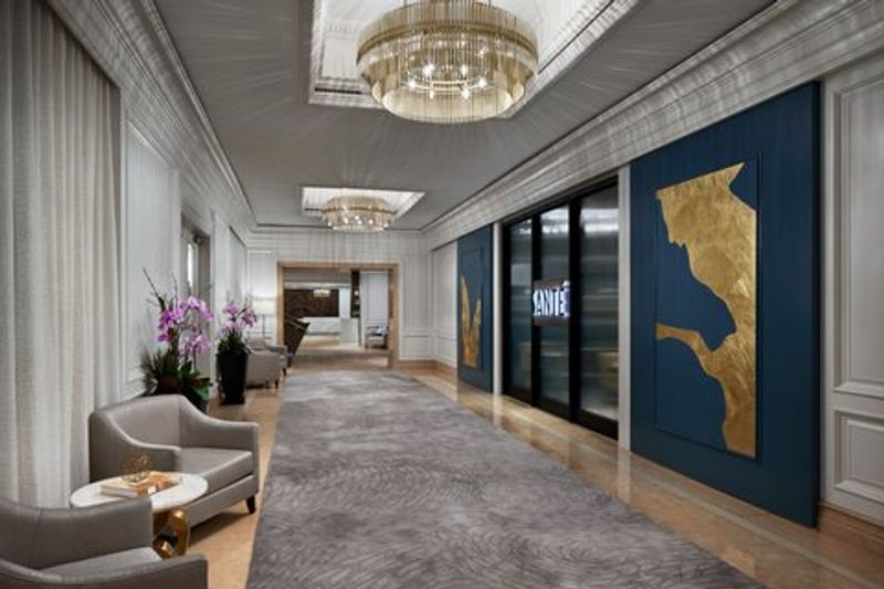 The Ritz Standard, Manning The Ritz Standard, Manning