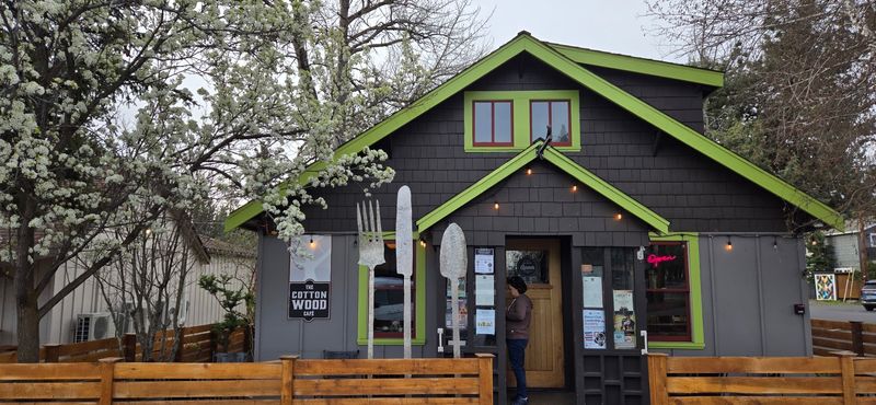 The Wheel Cafe, Sisters, Oregon