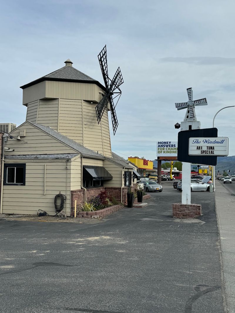 The Windmill Restaurant, Wenatchee