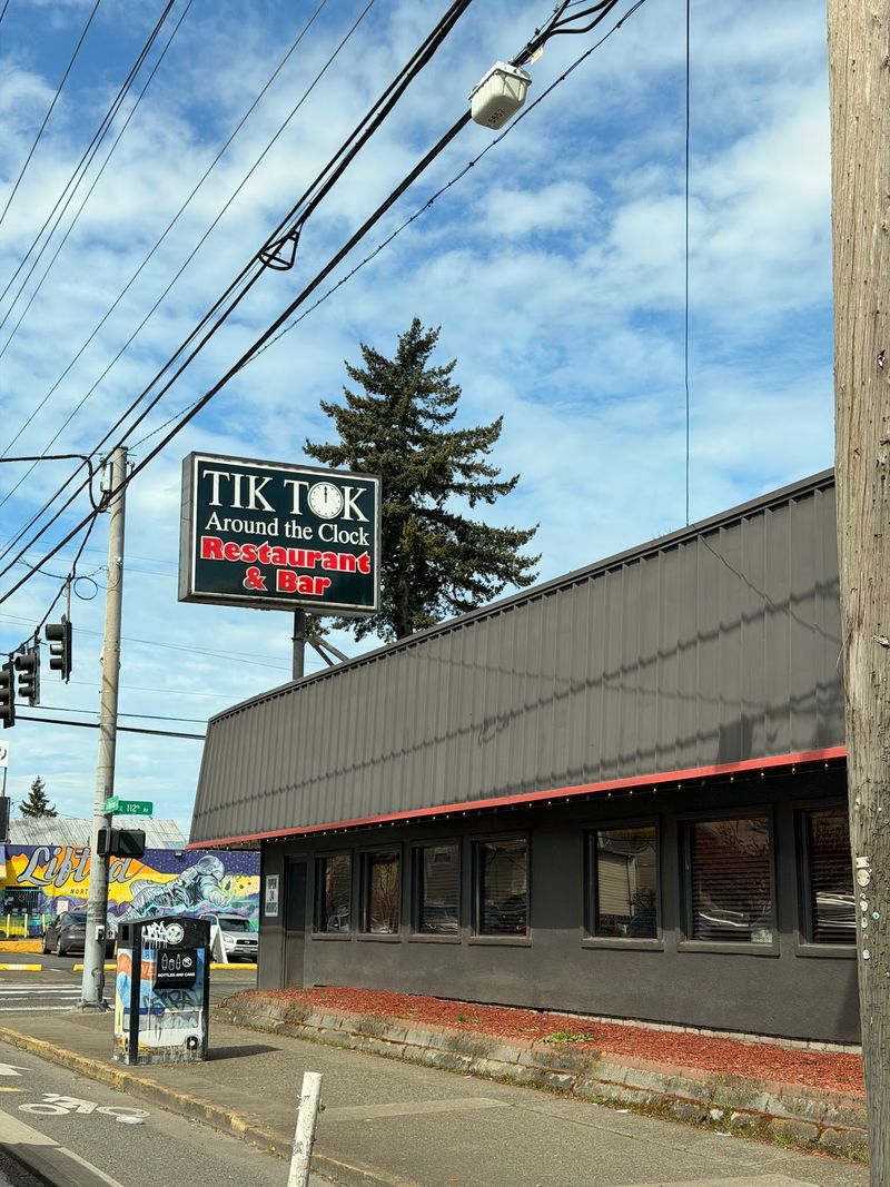 Tik Tok Drive Inn, Salem, Oregon
