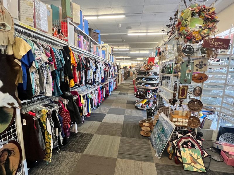 Vintage Fashion Racks Worth The Detour