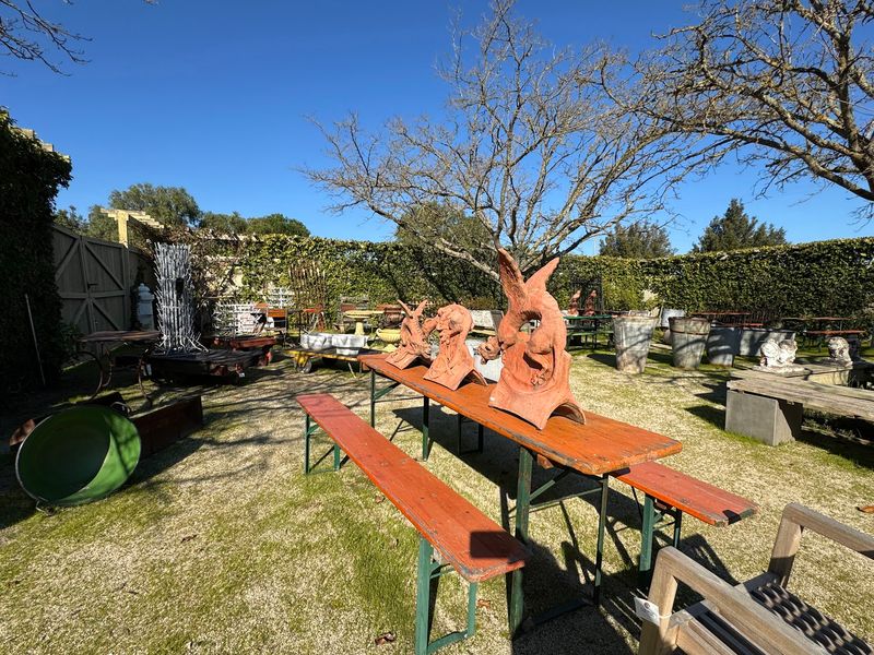 Vintage Garden Decor That Steals the Show
