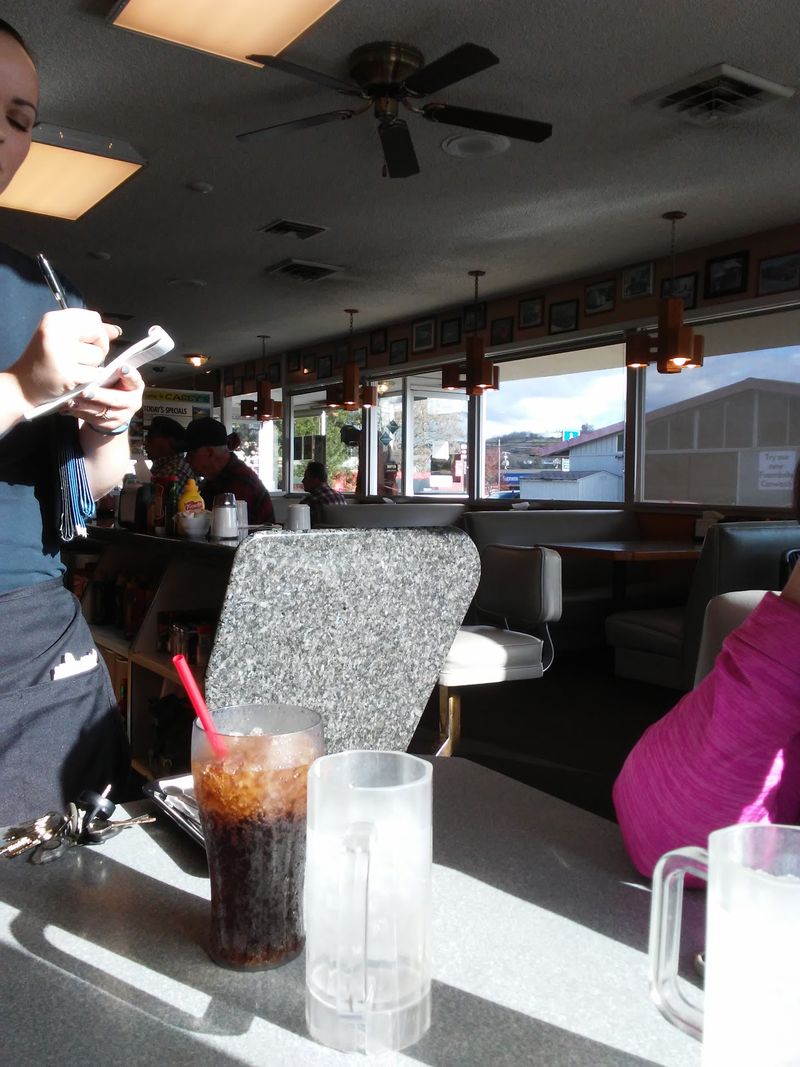 Waitresses Who Feel Like Old Friends