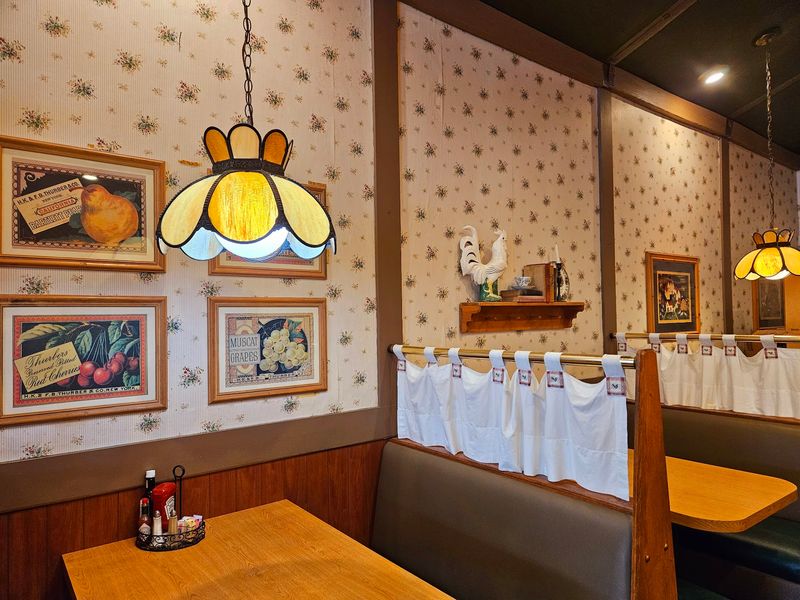 Warm, Friendly Service That Feels Like Family Warm, Friendly Service That Feels Like Family
